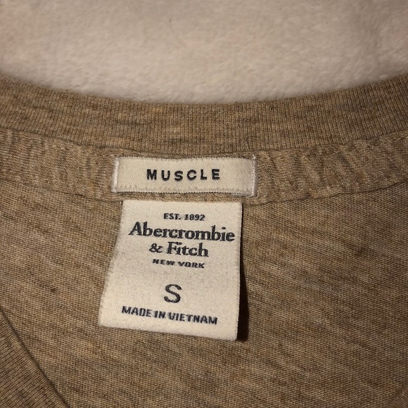 Abercrombie tee - Picture 2 of 3